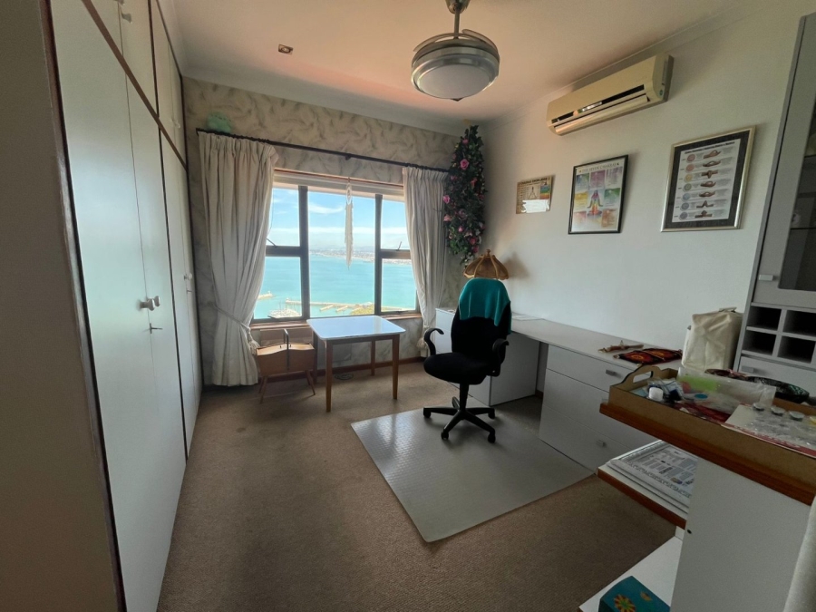  Bedroom Property for Sale in Mountainside Western Cape